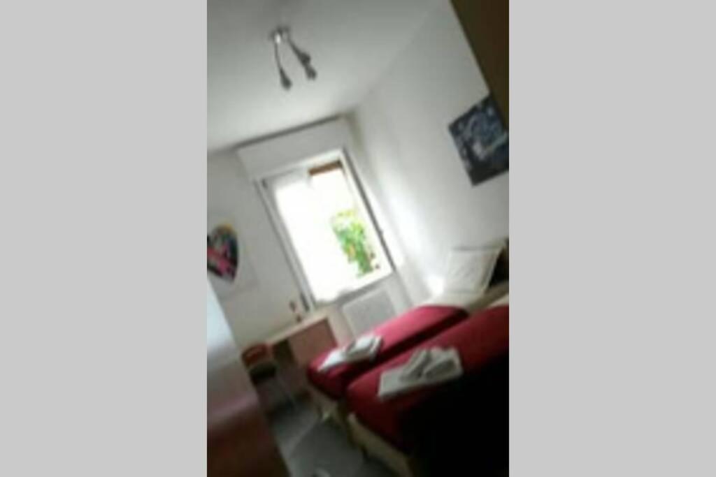 ヴェローナ"Casa Giuliari" In Borgo Roma Vicino Policlinico Univr Fieraアパートメント エクステリア 写真