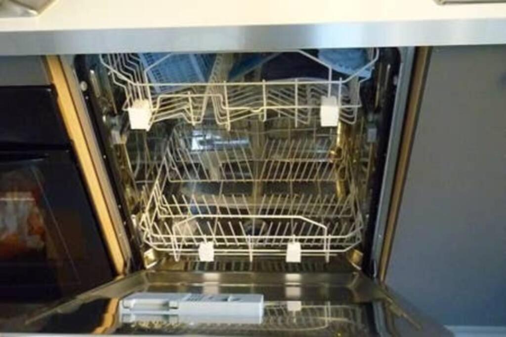 ヴェローナ"Casa Giuliari" In Borgo Roma Vicino Policlinico Univr Fieraアパートメント エクステリア 写真