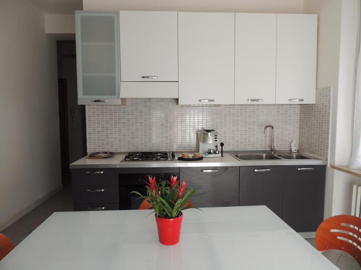 ヴェローナ"Casa Giuliari" In Borgo Roma Vicino Policlinico Univr Fieraアパートメント エクステリア 写真