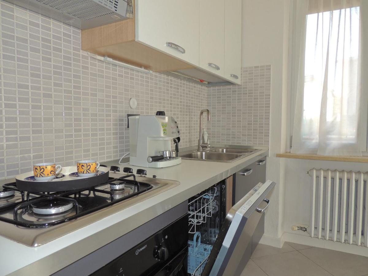 ヴェローナ"Casa Giuliari" In Borgo Roma Vicino Policlinico Univr Fieraアパートメント エクステリア 写真