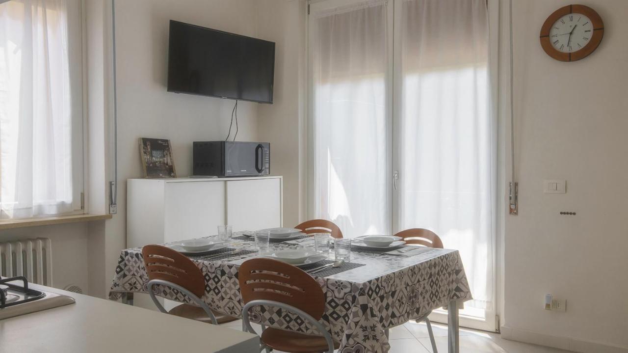 ヴェローナ"Casa Giuliari" In Borgo Roma Vicino Policlinico Univr Fieraアパートメント エクステリア 写真
