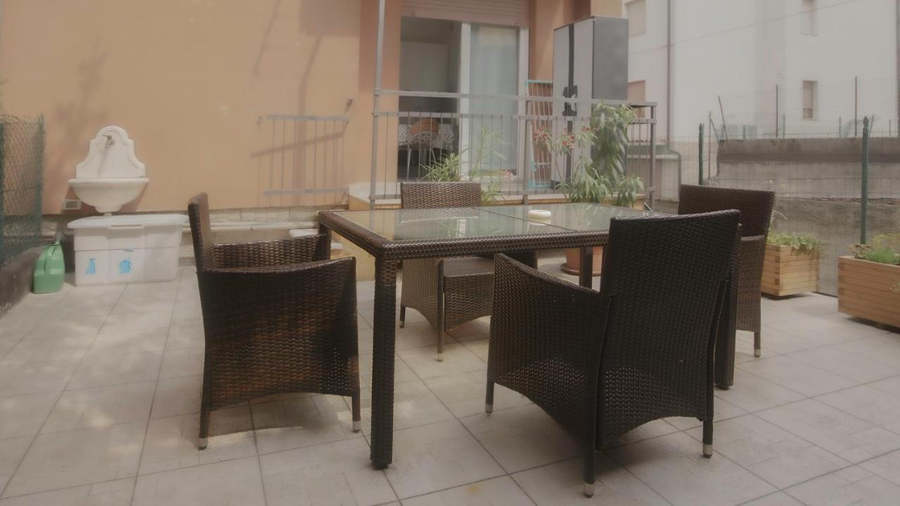 ヴェローナ"Casa Giuliari" In Borgo Roma Vicino Policlinico Univr Fieraアパートメント エクステリア 写真